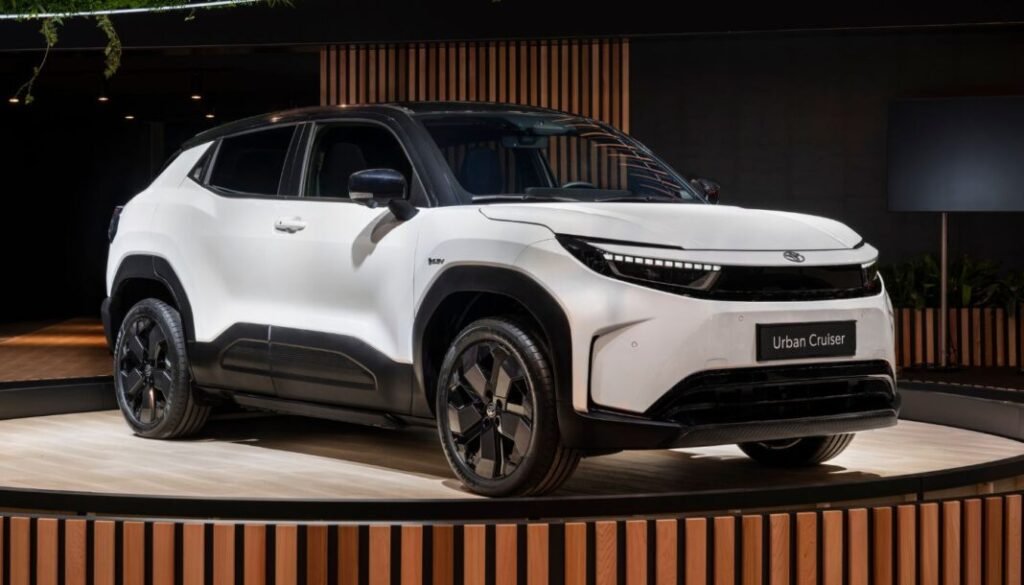 इंडियन मार्केट में जल्द आ रही 3 नई टोयोटा की 4X4 SUVs