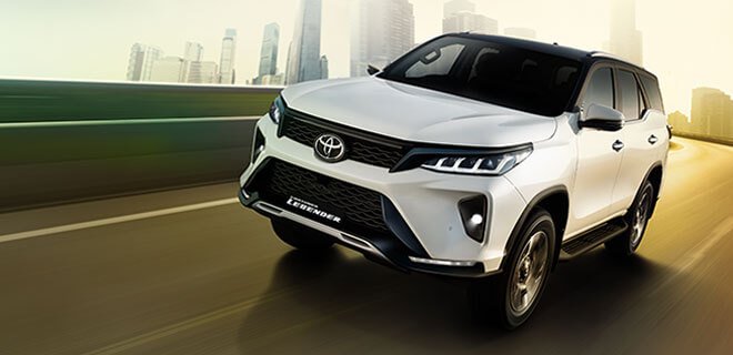 फॉर्च्यूनर लेजेंडर (Fortuner Legender) 4X4 MT (मैनुअल ट्रांसमिशन) वेरिएंट