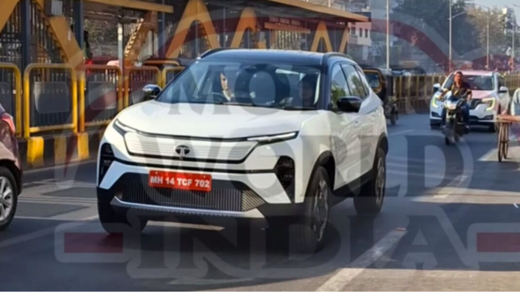 Tata Harrier EV लॉन्च से पहले हुई स्पॉट