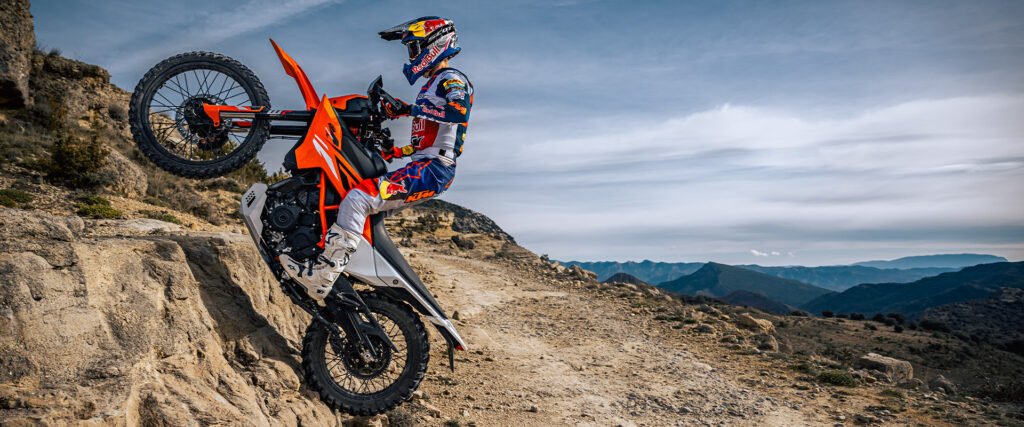 भारत में लॉन्च से पहले 2025 KTM 390 Enduro R बाइक का टीजर आया सामने