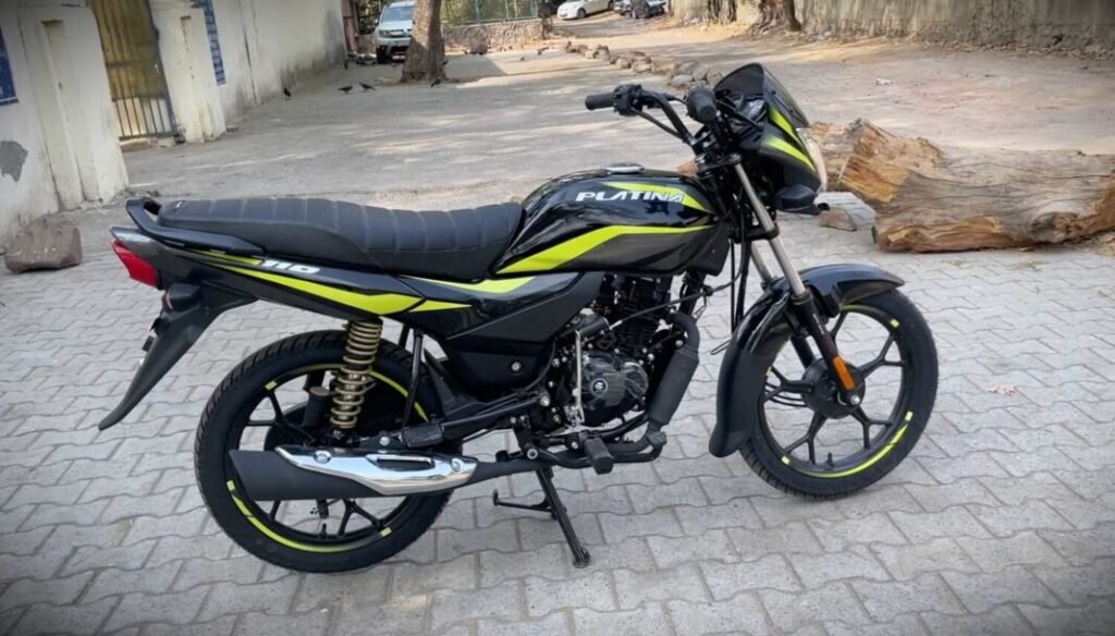 नई Bajaj Platina 110 जल्द हो सकती है लॉन्च, नए अपडेट्स के साथ डीलरशिप पर हुई स्पॉट