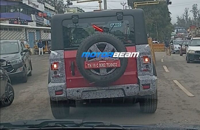 Mahindra Thar 3-Door Facelift: पहली बार टेस्टिंग के दौरान दिखी नई अवतार में, जानें क्या होंगे बदलाव