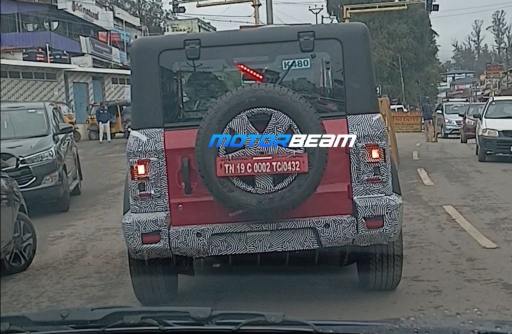 Mahindra Thar 3-Door Facelift: पहली बार टेस्टिंग के दौरान दिखी नई अवतार में, जानें क्या होंगे बदलाव