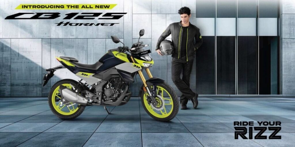 Honda CB125 Hornet बाइक का फ्रंट थ्री-क्वार्टर व्यू जिसमें गोल्डन USD फोर्क्स, LED हेडलाइट और मस्कुलर डिज़ाइन दिख रहा है