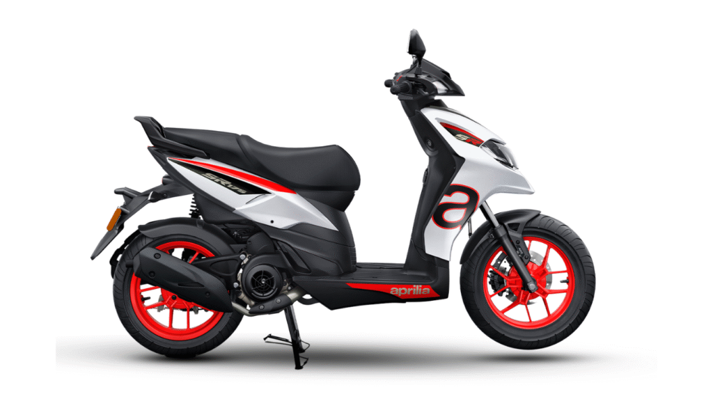 New Aprilia SR 175 स्कूटर साइड प्रोफाइल में, स्पोर्टी रेड अलॉय व्हील्स और आकर्षक ग्राफिक्स के साथ।