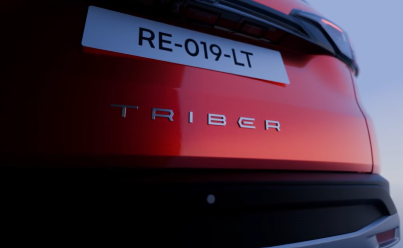 2025 Renault Triber Facelift का रियर लुक नए टेललैंप्स और बैजिंग के साथ