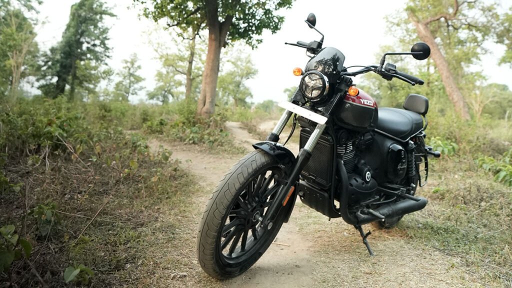 Yezdi Roadster
