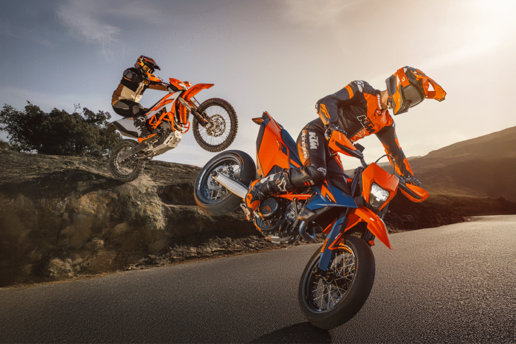 2026 KTM 690 Enduro R & 690 SMC R Revealed – Specs, Features & Updates