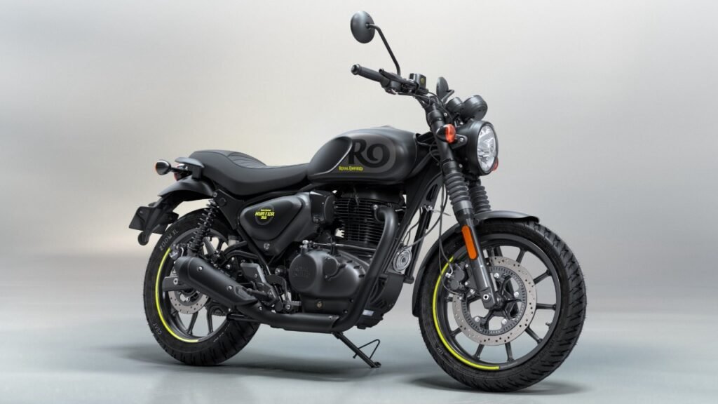 Graphite Grey Hunter 350 Arrives at ₹1.77 Lakh – A Stealthy New Option