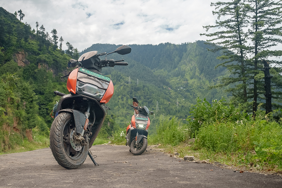 "हीरो मोटोकॉर्प जुलाई 2025 बिक्री – हीरो Vida इलेक्ट्रिक स्कूटर, HF Deluxe Pro और Xoom 125 की रिकॉर्ड सेल"