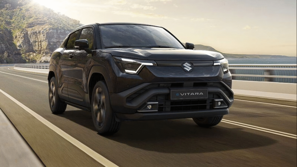 मारुति सुजुकी ई विटारा (e Vitara) इलेक्ट्रिक एसयूवी (SUV) फ्रंट एंड साइड व्यू