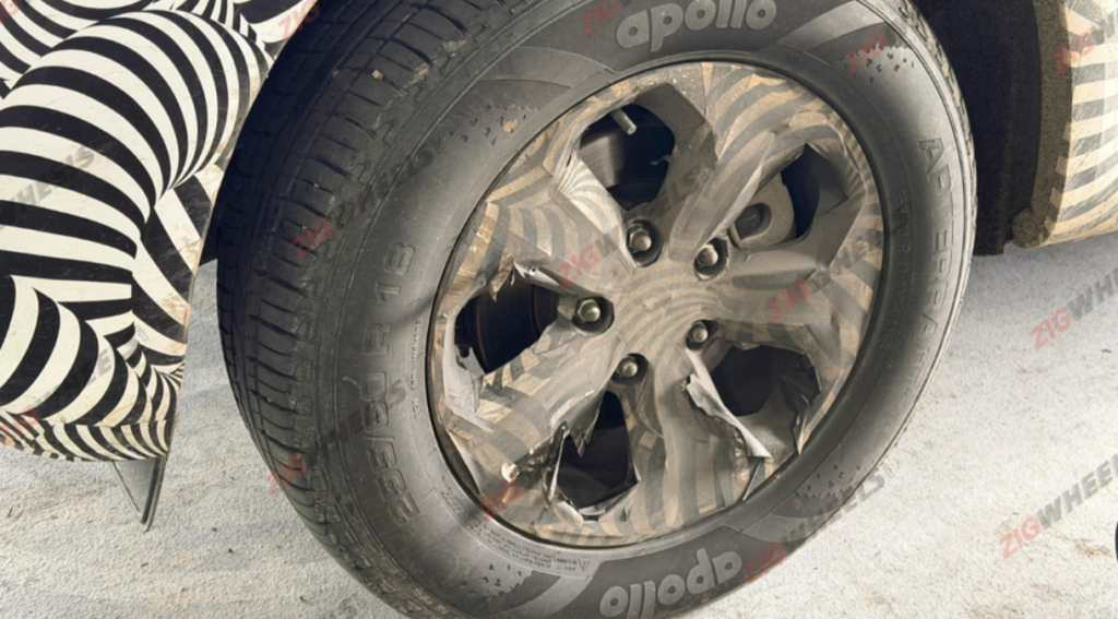 Scorpio N Facelift Interior Spotted in Spy Shots Ahead of 2026