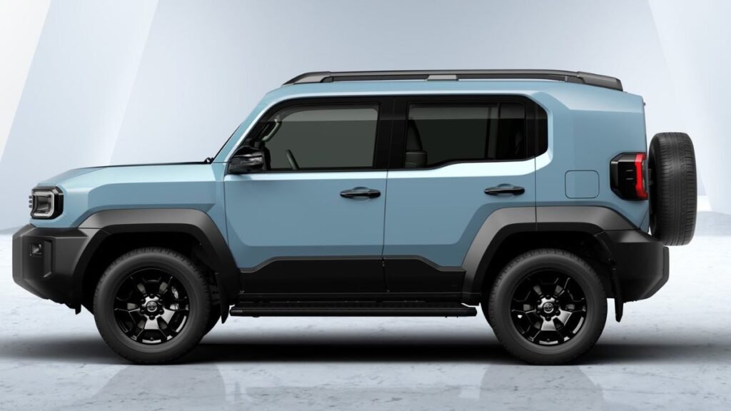 Toyota Land Cruiser FJ Side View