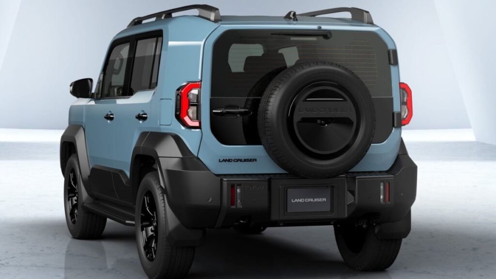 Rear View Toyota Land Cruiser FJ
