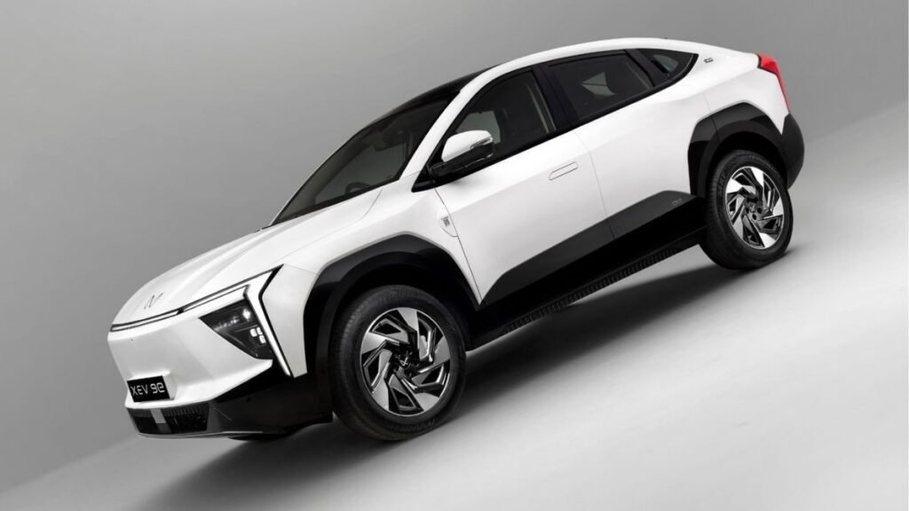 Mahindra XEV 9e Cineluxe Edition in Satin White colour