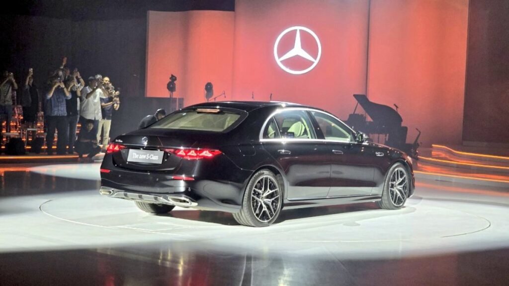 Mercedes-Benz S-Class Rear and Side View