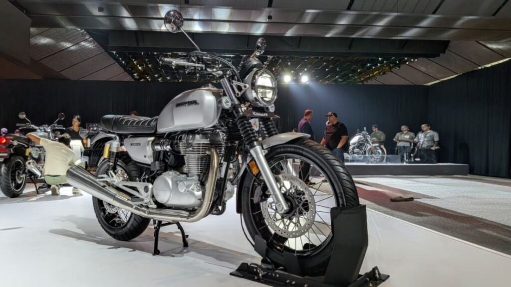भारत में पेश हुई नई Honda CB500 रेट्रो रोडस्टर बाइक, 501cc इंजन और आधुनिक फीचर्स के साथ