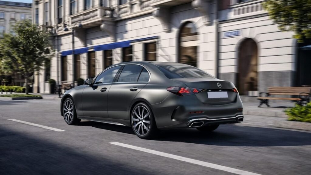 Mercedes-Benz C-Class Facelift side and rear view