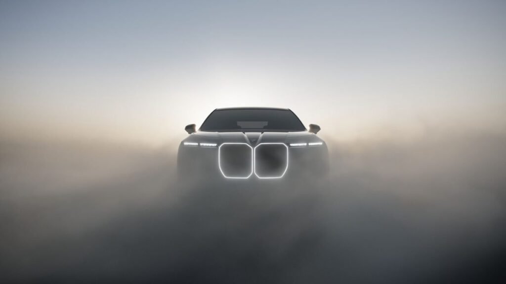 BMW 7 Series Facelift India with redesigned front grille and new BMW i7 electric sedan