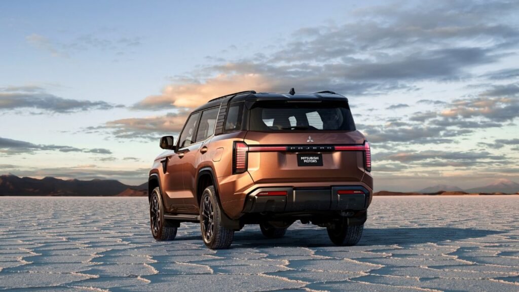 New Mitsubishi Pajero rear view